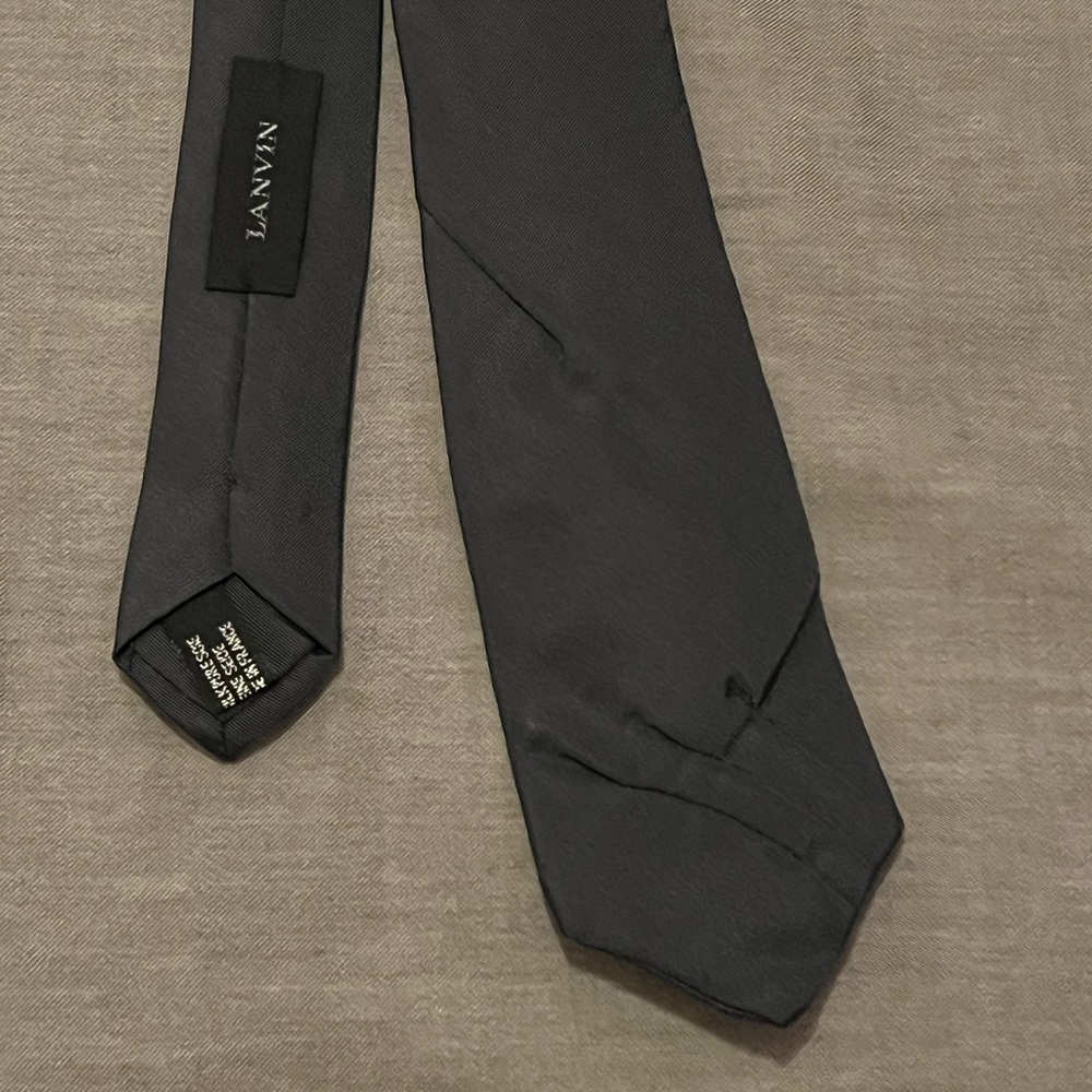 Archive Lanvin pleated men’s gray tie.